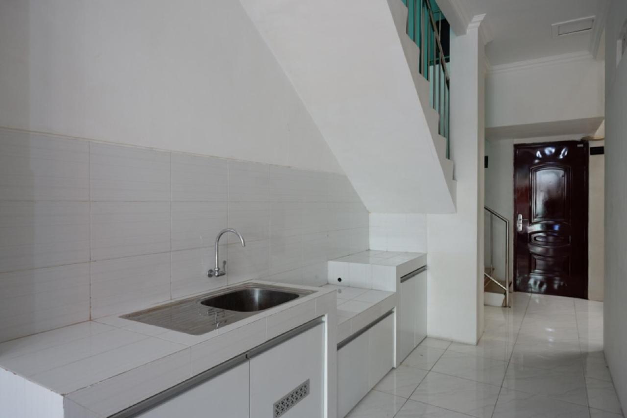 Reddoorz Hostel Near Kota Lama Semarang Kültér fotó